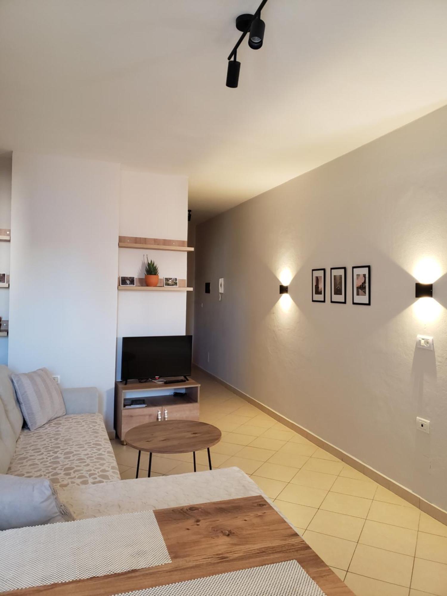 Leones Apartament Tirana Exterior photo
